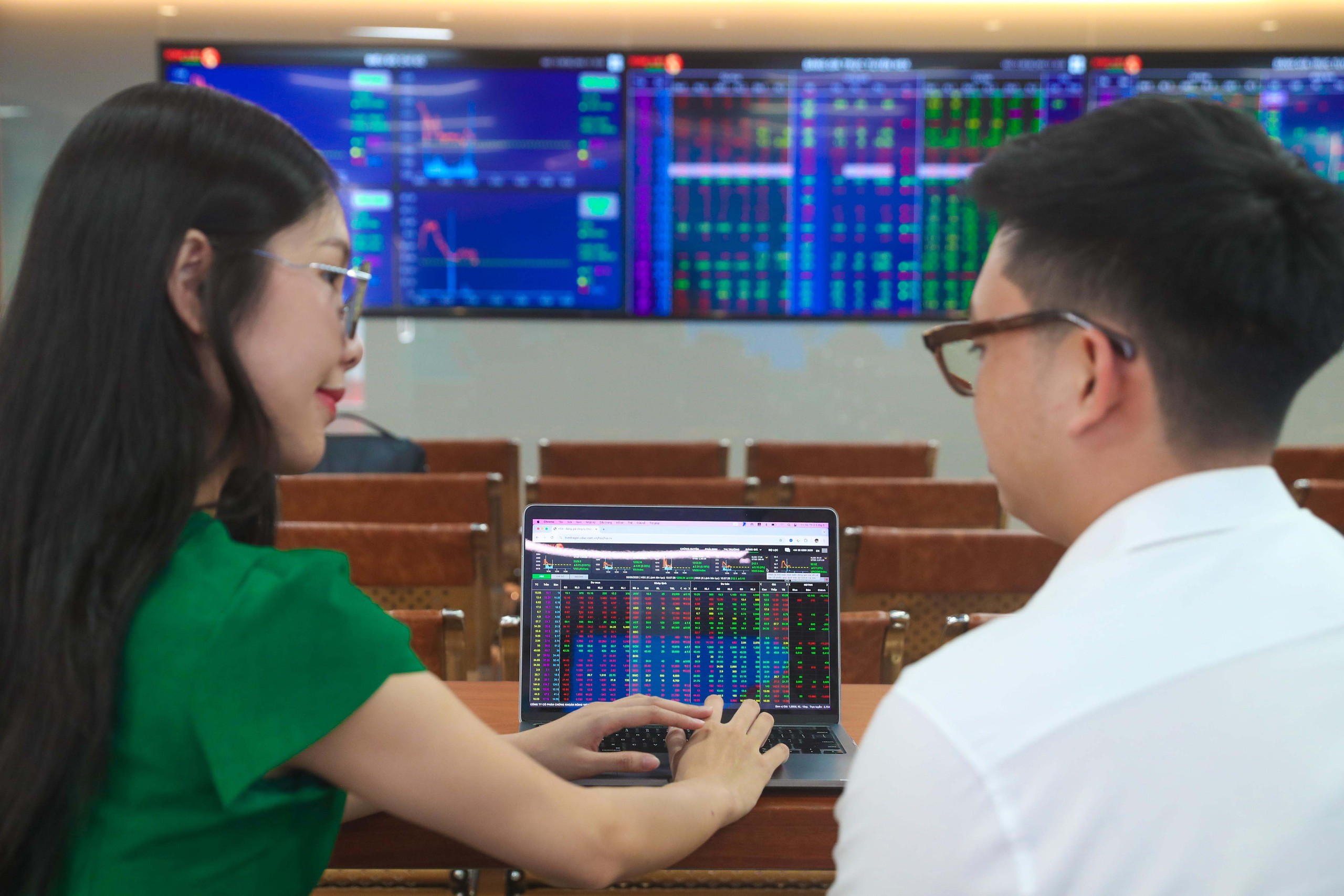 Chứng khoán rộng cửa đón nhà đầu tư ngoại - Ảnh 1.