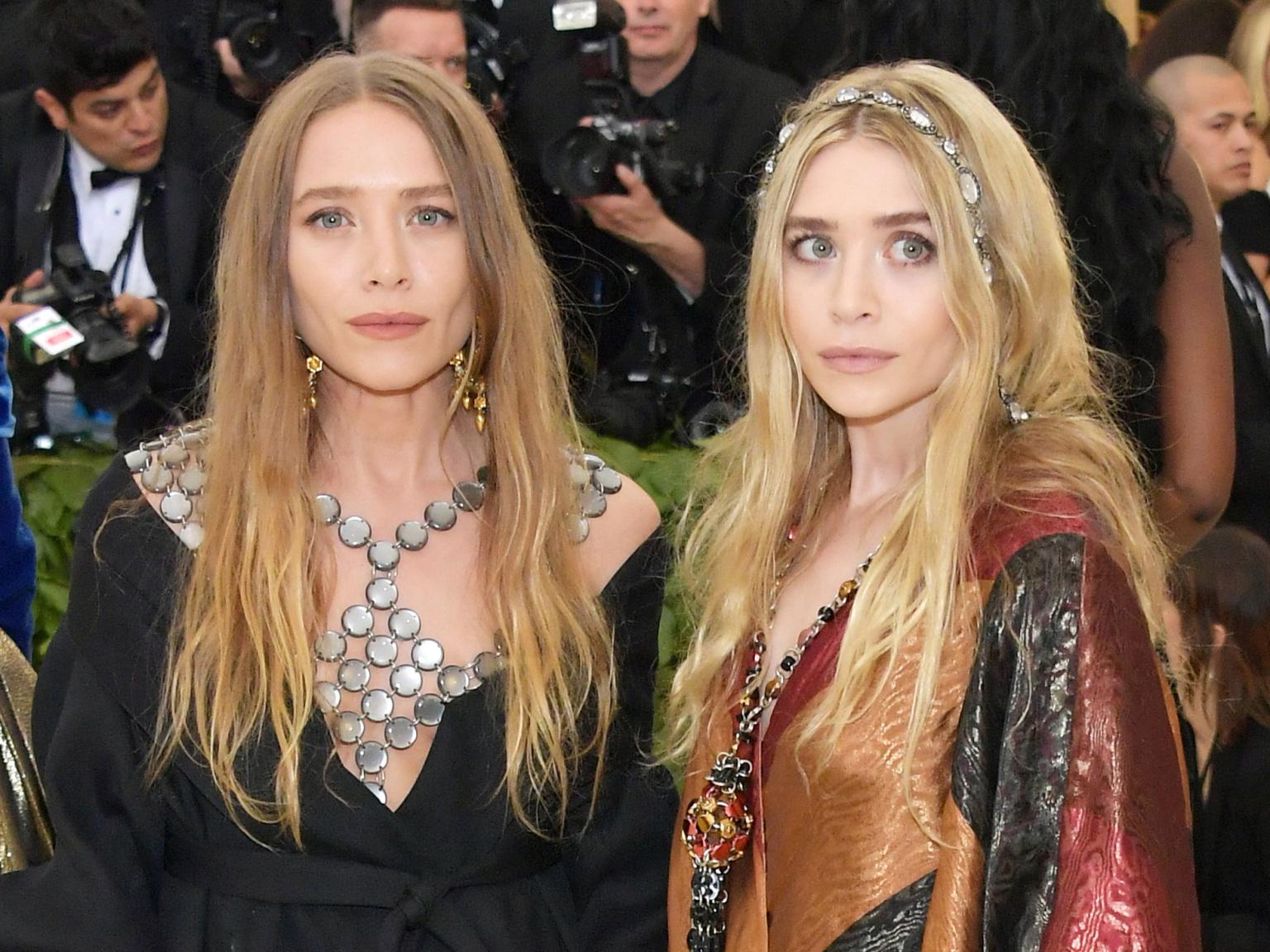 Mary-Kate và Ashley Olsen đây ư: Chuyện gì xảy ra với cặp song sinh quyền lực của làng thời trang vậy?- Ảnh 10.