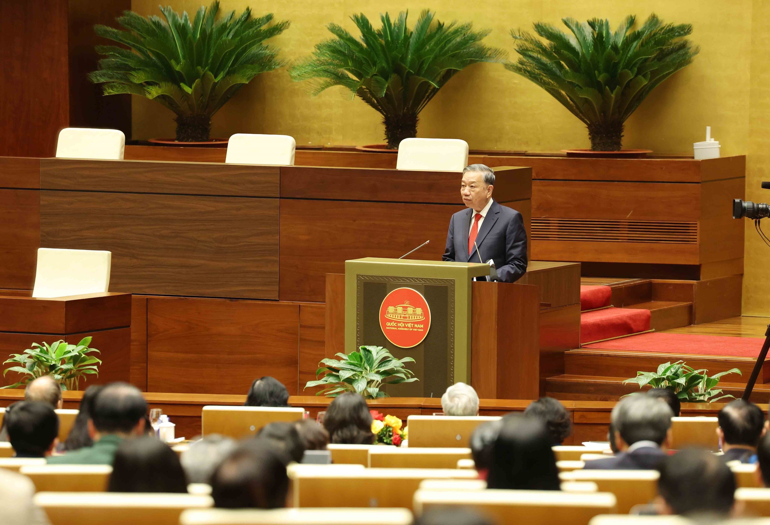 Chuyển mạnh từ 