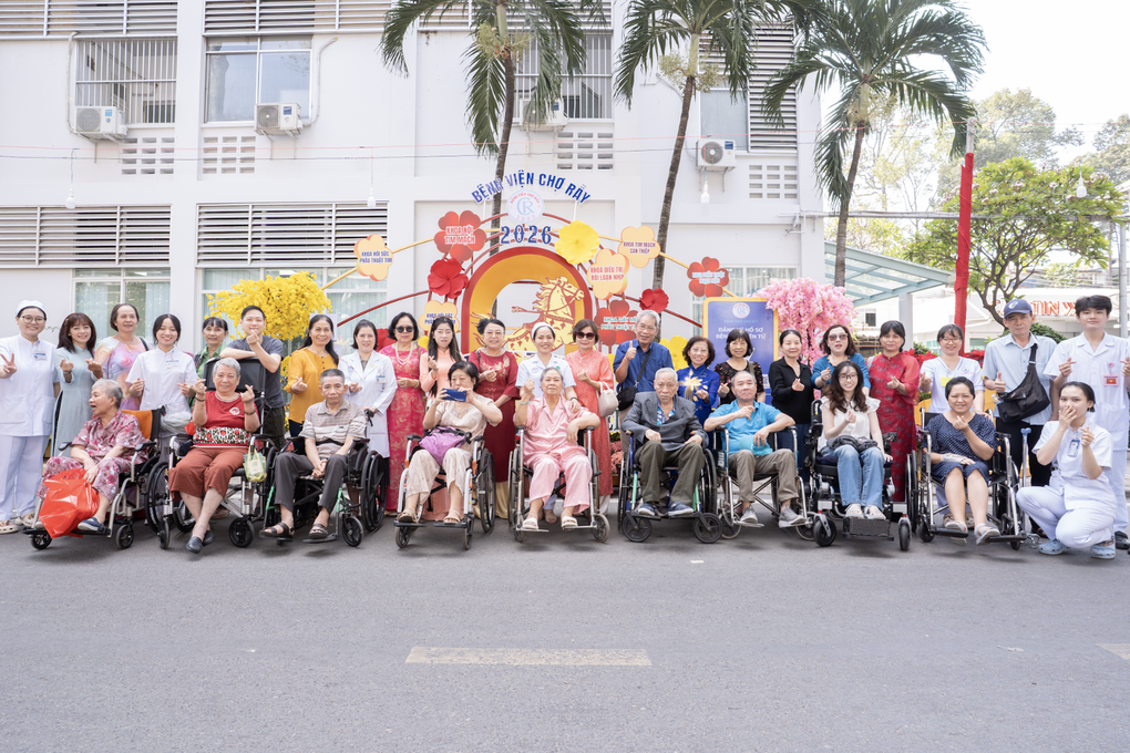 Cô gái tìm lại cuộc đời sau 6 năm bị liệt: Hãy giữ vững niềm tin - 1