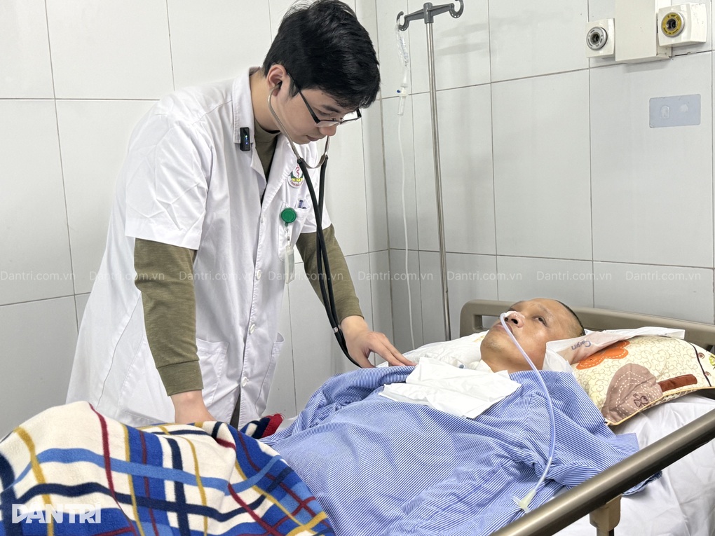 Con trai nguy kịch sau tai nạn, người mẹ góa cầu cứu cộng đồng - 1