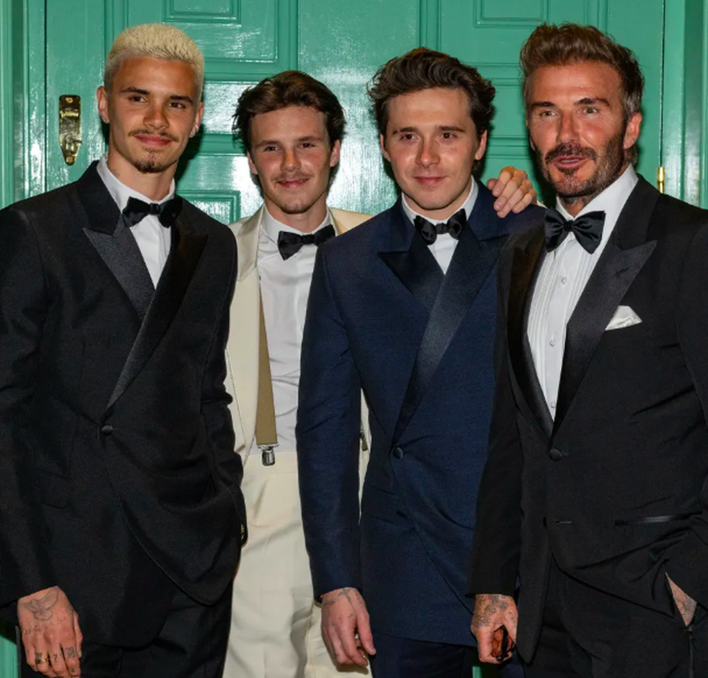Con trai thứ 2 của Beckham “khịa” anh ruột, khẳng định gia đình là số một - 1