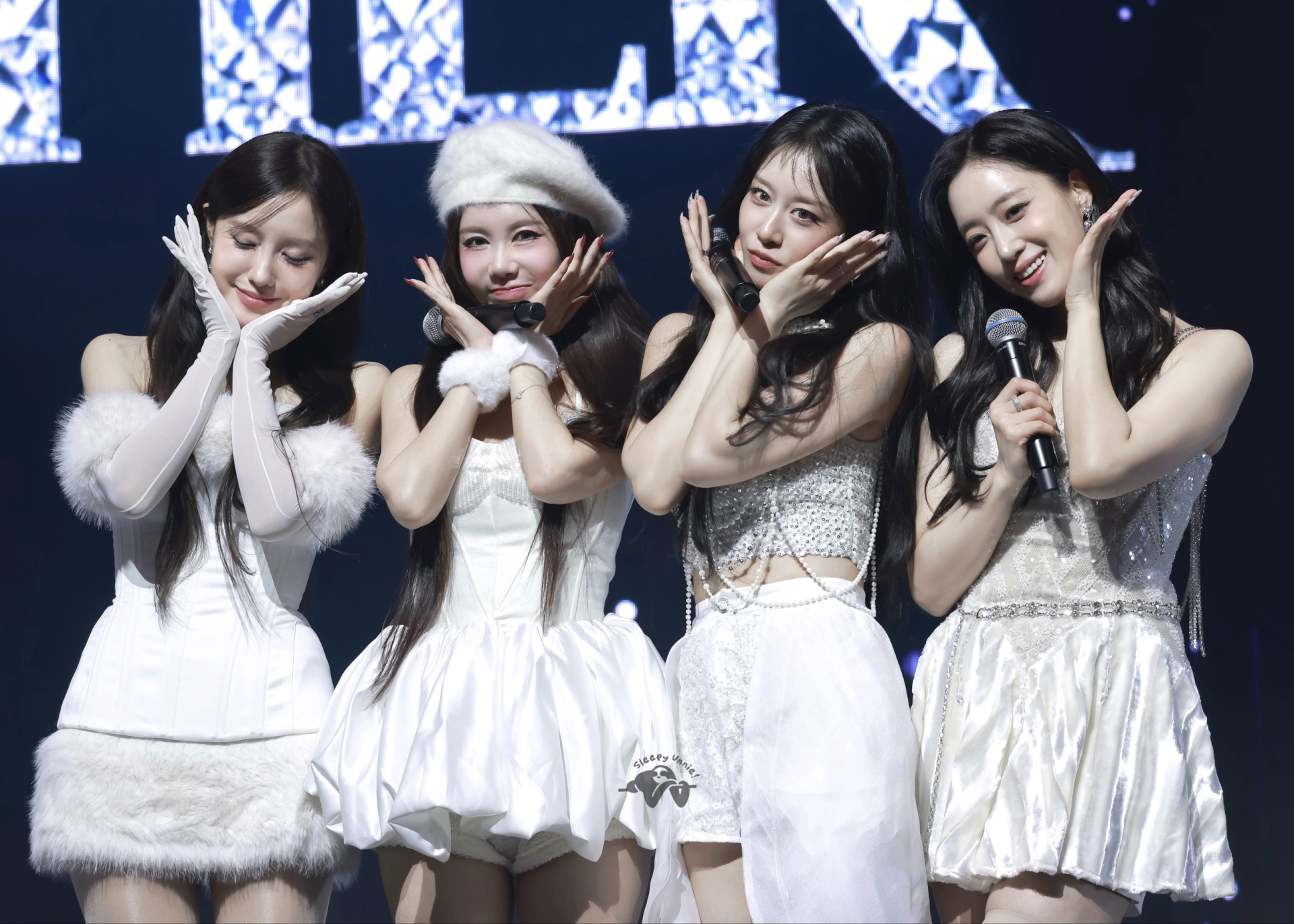 Sự hết thời của nhóm nữ đỉnh lưu: Concert ế vé, fan chi 6 triệu chỉ để nghe hát nhép?- Ảnh 2.