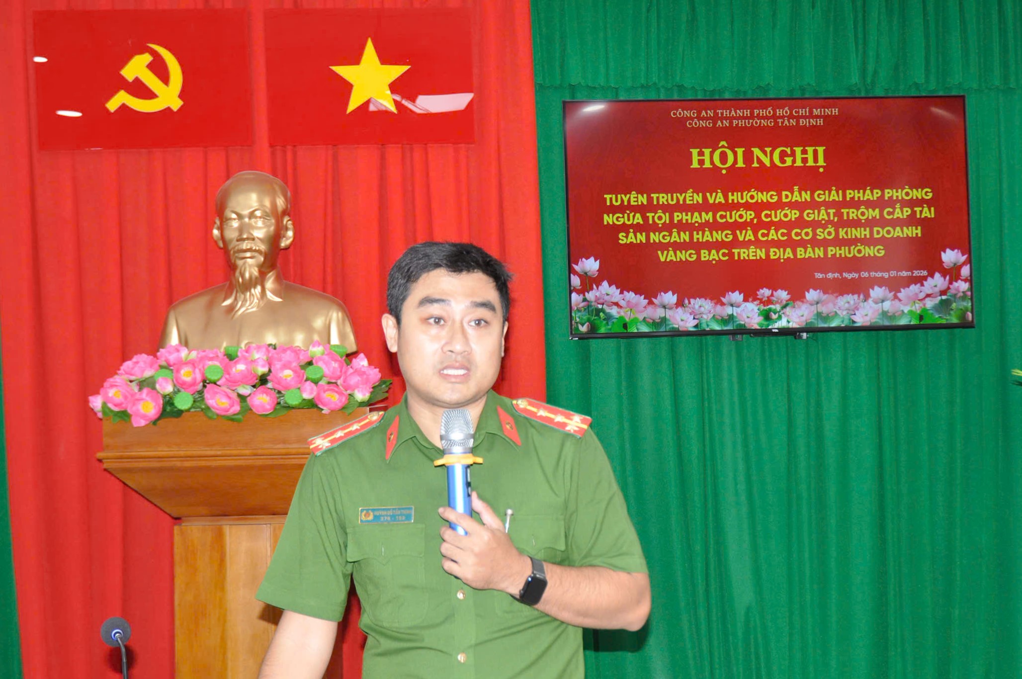 tiệm vàng - Ảnh 1.