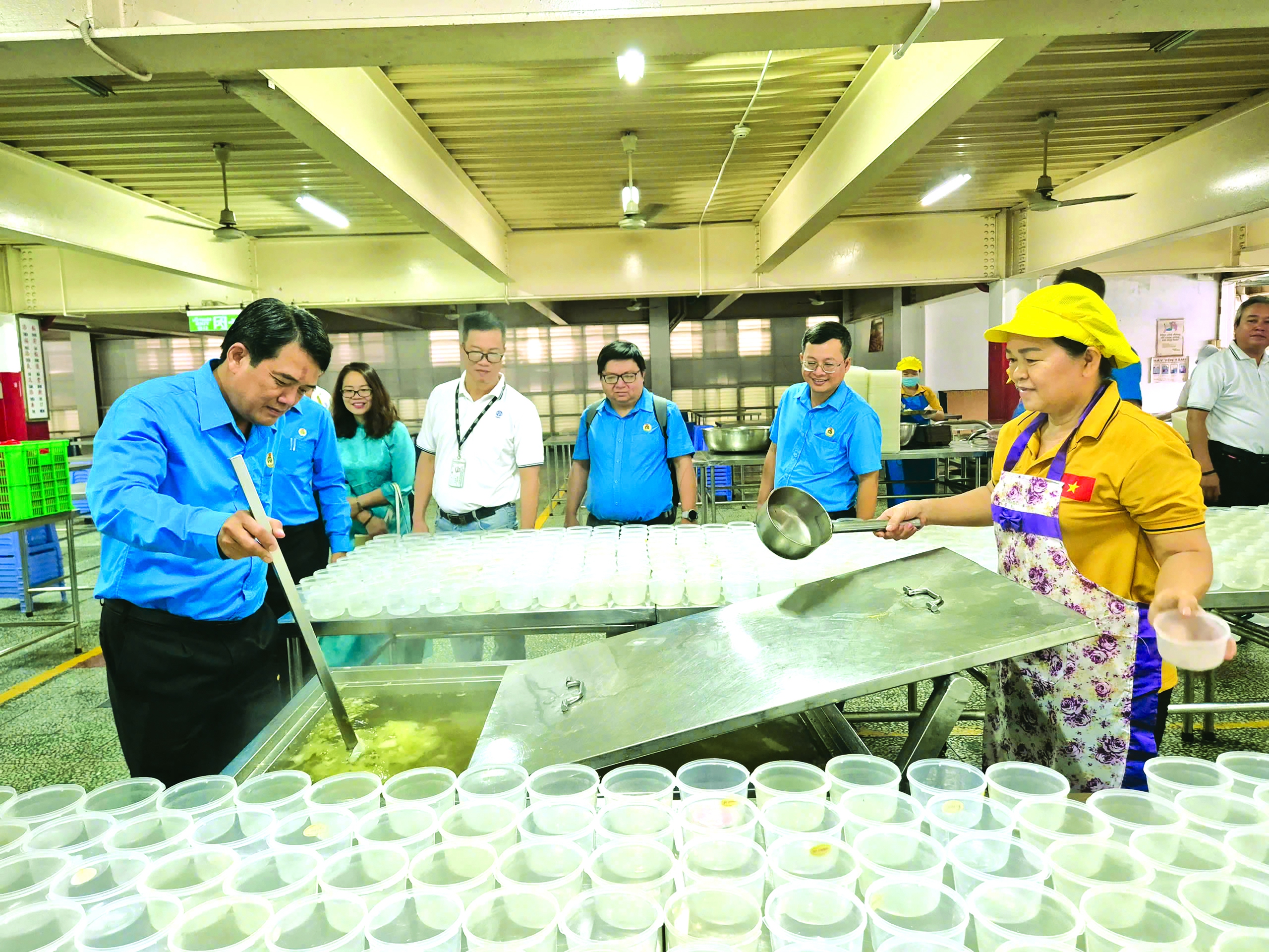 Công đoàn mạnh mẽ chuyển mình 1 Công đoàn mạnh mẽ chuyển mình - Ảnh 1.