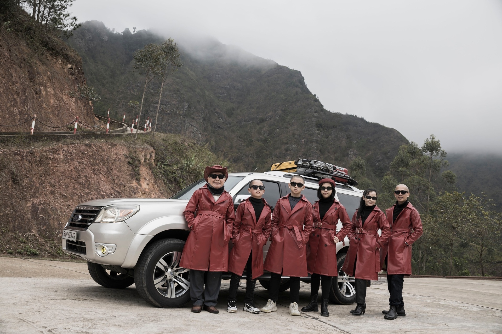 Cụ ông U90 giữ nếp đi xuyên Việt ngày Tết cùng con cháu 4 năm liên tiếp - 1