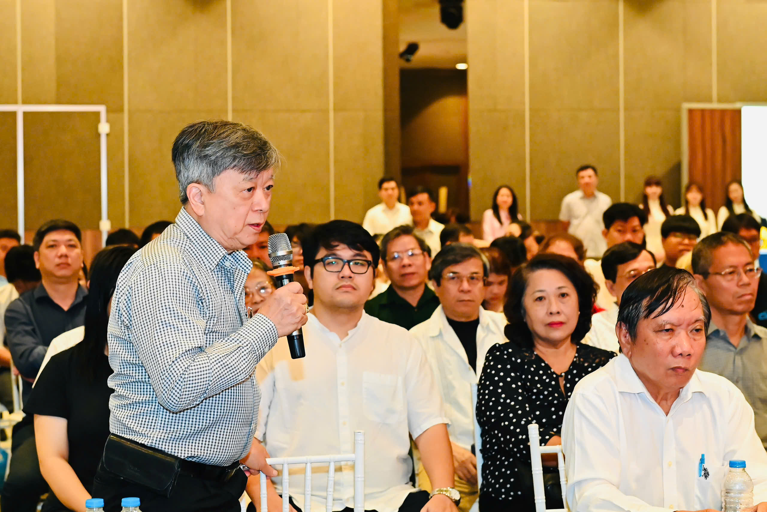 Cử tri tín nhiệm 100%, giới thiệu ông Trần Lưu Quang ứng cử đại biểu Quốc hội - Ảnh 1.