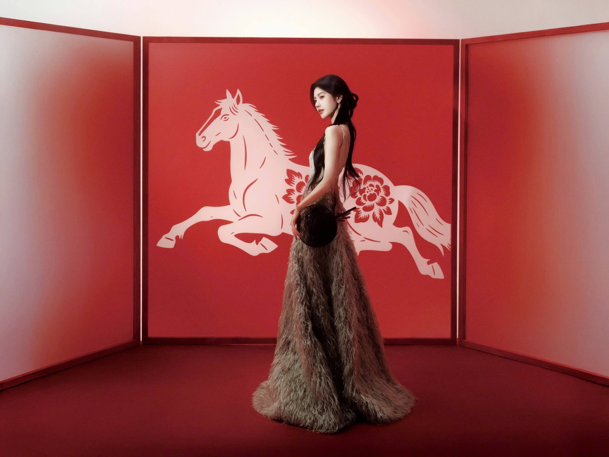 Mỹ nhân “sộp” nhất Tết 2026 đây rồi: Lì xì 750 triệu đồng cho fan, nhìn cát-xê hiểu ngay vấn đề- Ảnh 1. Mỹ nhân “sộp” nhất Tết 2026 đây rồi: Lì xì 750 triệu đồng cho fan, nhìn cát-xê hiểu ngay vấn đề- Ảnh 1.