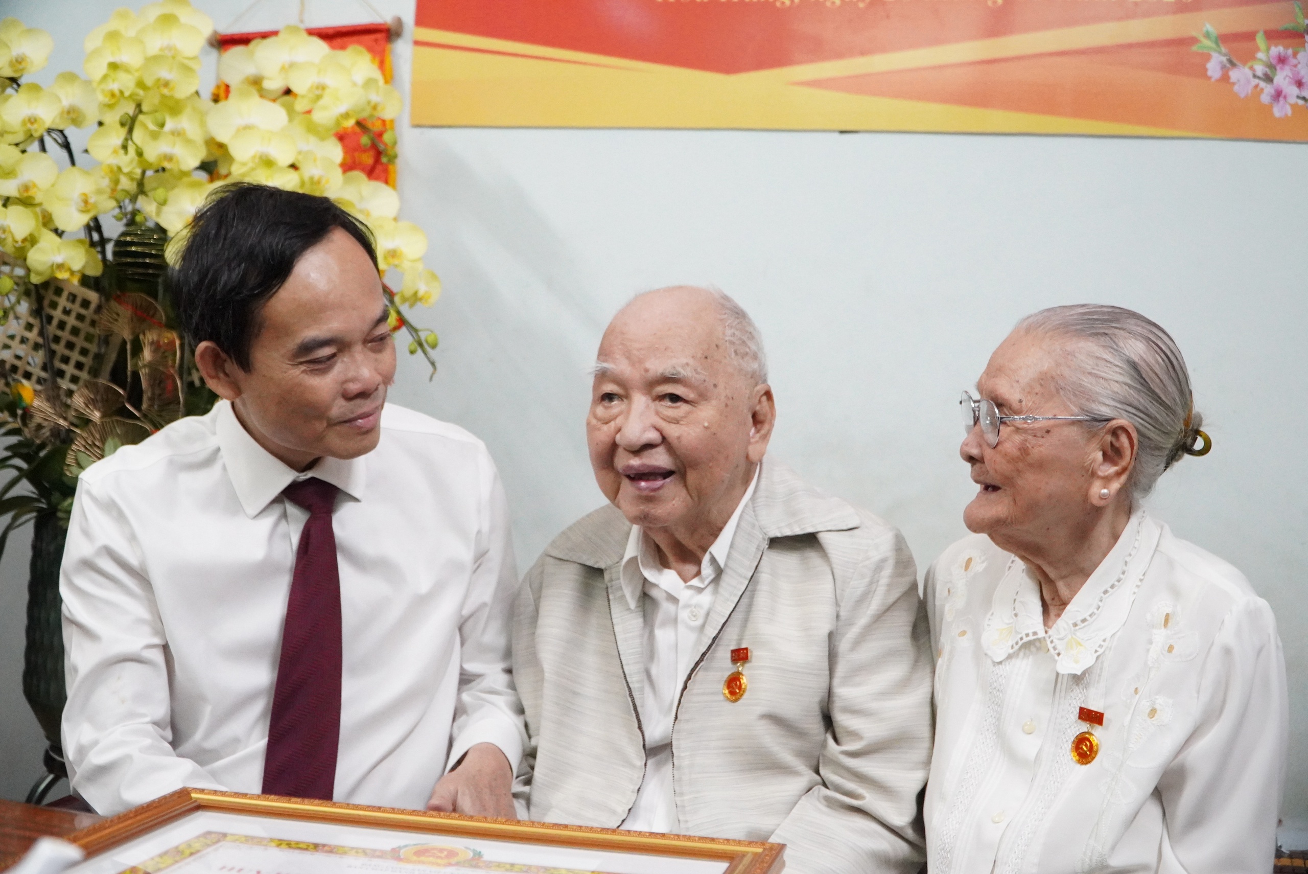 Cùng hiểu, cùng lo và cùng nghĩ - Ảnh 1.