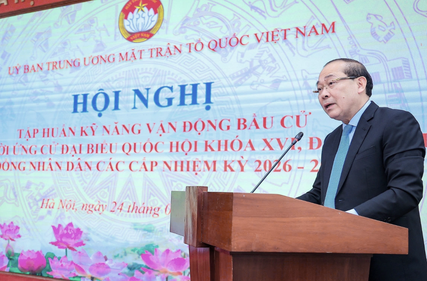 Cuộc bầu cử như 'kỳ sát hạch' để mỗi ứng viên rèn luyện bản lĩnh chính trị- Ảnh 1. Cuộc bầu cử như 'kỳ sát hạch' để mỗi ứng viên rèn luyện bản lĩnh chính trị- Ảnh 1.