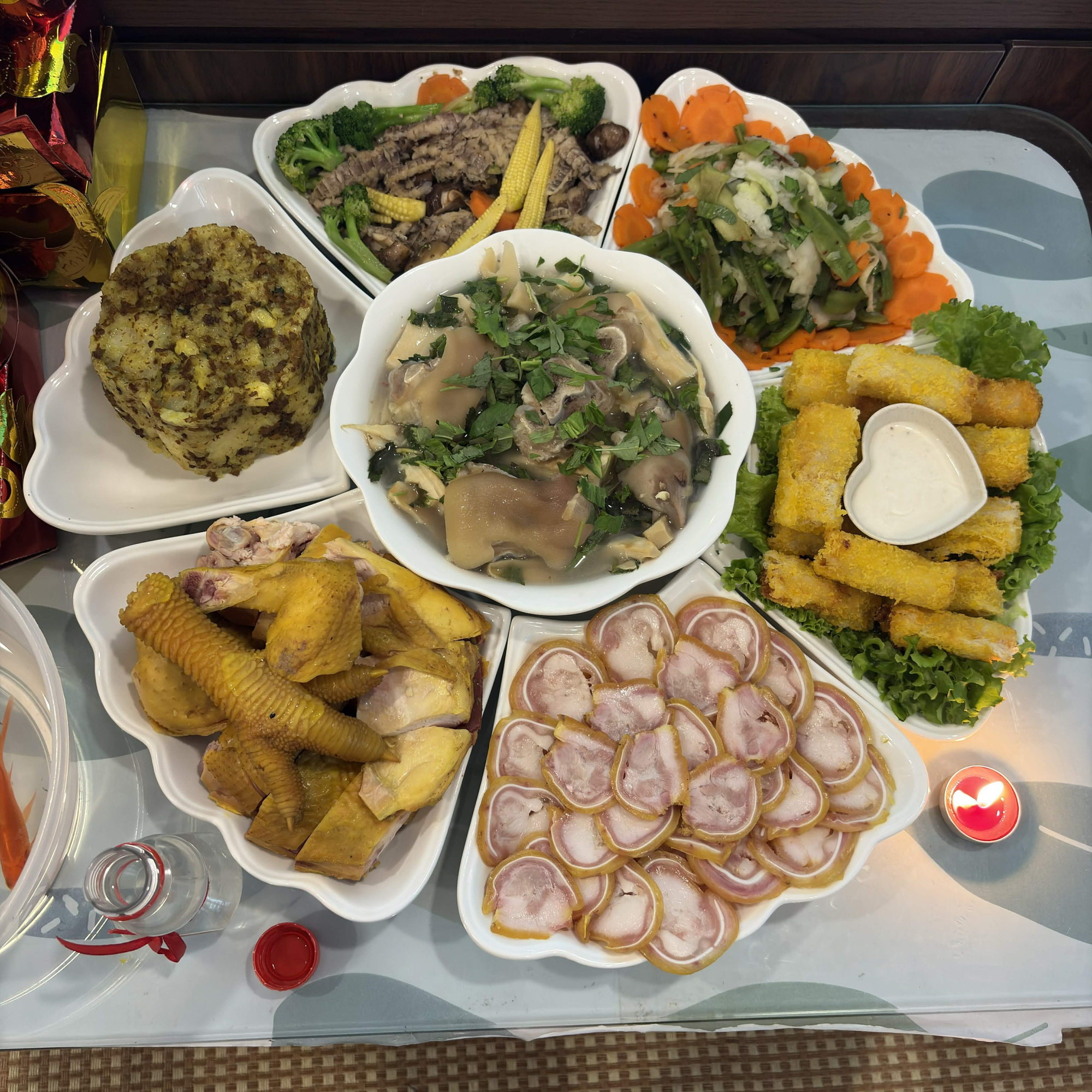 Đại hội khoe mâm cúng ông Công ông Táo tràn ngập MXH, loạt món đặc sản được đưa 