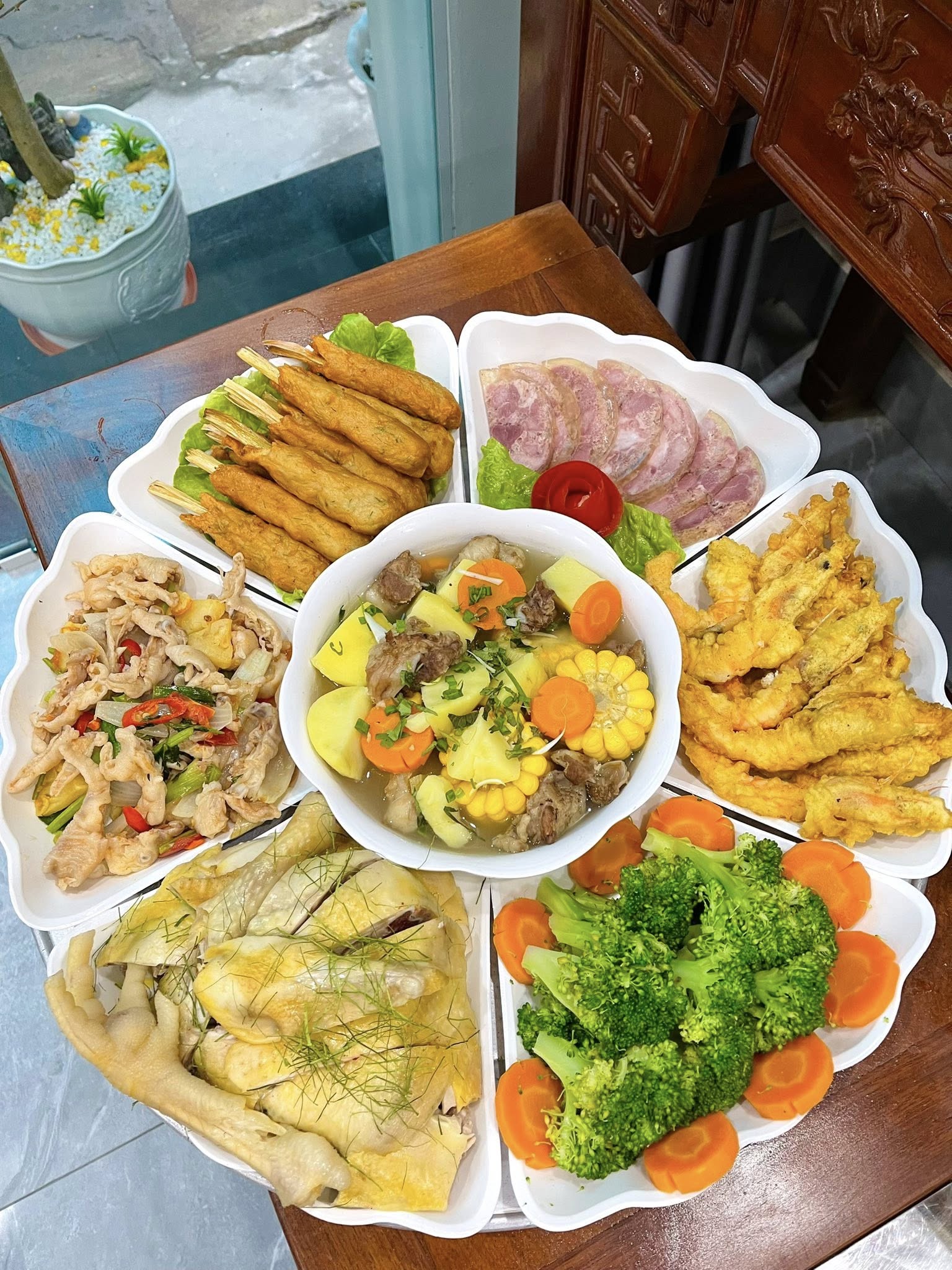 Đại hội khoe mâm cúng ông Công ông Táo tràn ngập MXH, loạt món đặc sản được đưa 