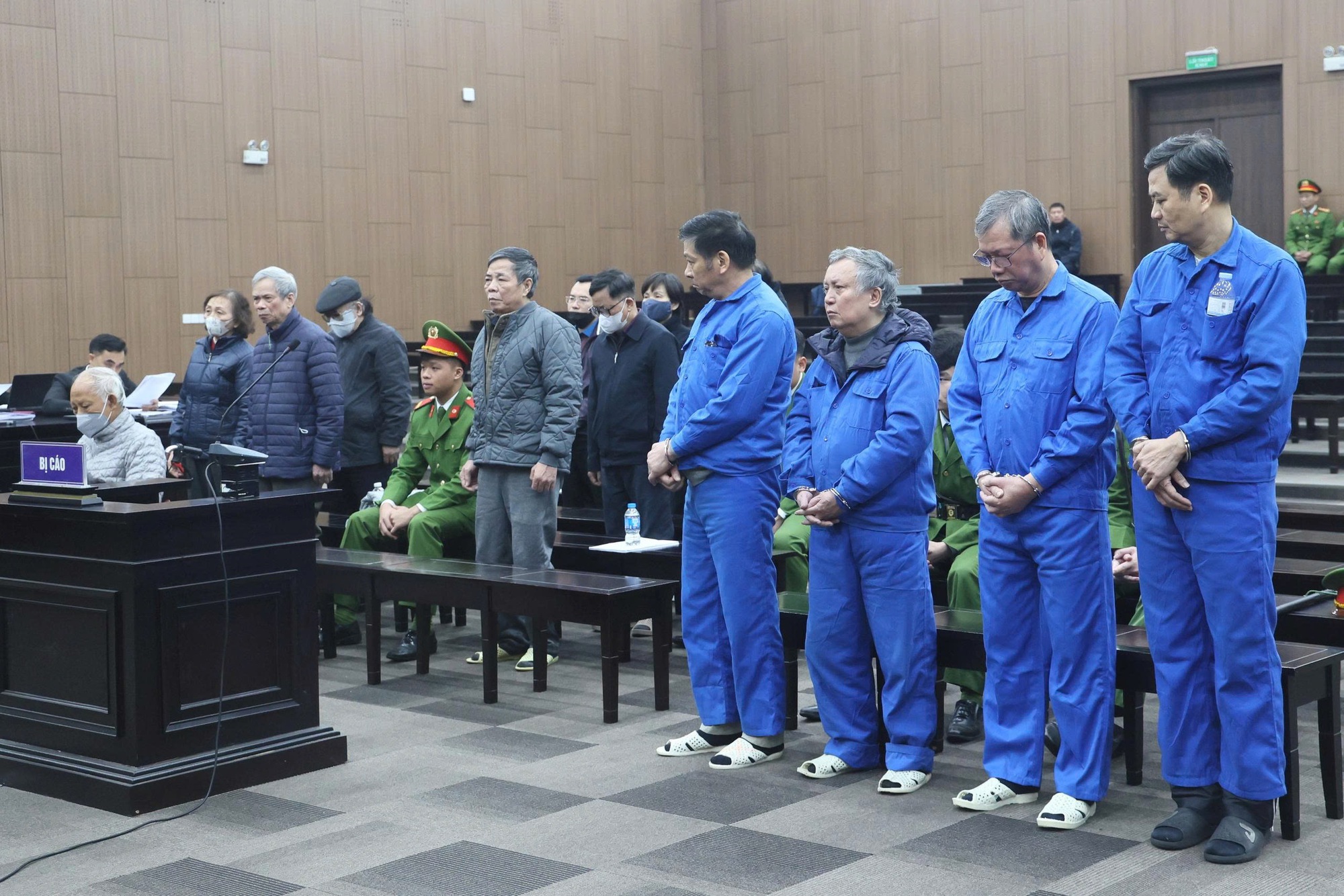 Cựu Tổng giám đốc VICEM Nguyễn Ngọc Anh lĩnh án 15 năm tù  - Ảnh 1.