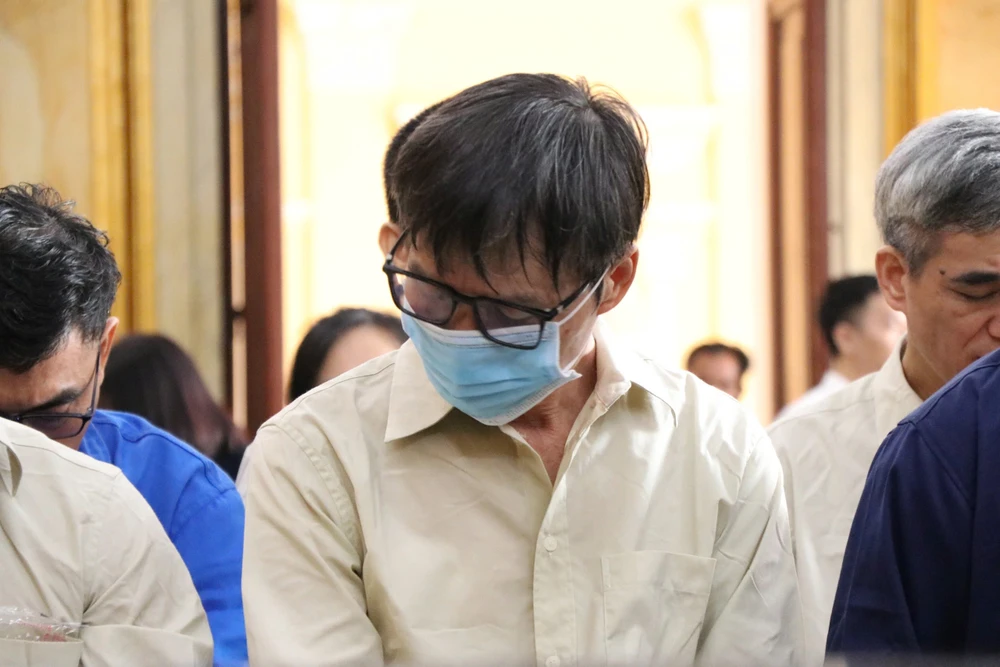 Bị cáo Bạch Đức Lữu - cựu chi cục trưởng Chi cục Thú y Vùng VI. Ảnh: SONG MAI et-xu-cac-cuu-lanh-dao-chi-cuc-thu-y-vung-vi-voi-cao-buoc-nhan-hoi-lo-2.jpg