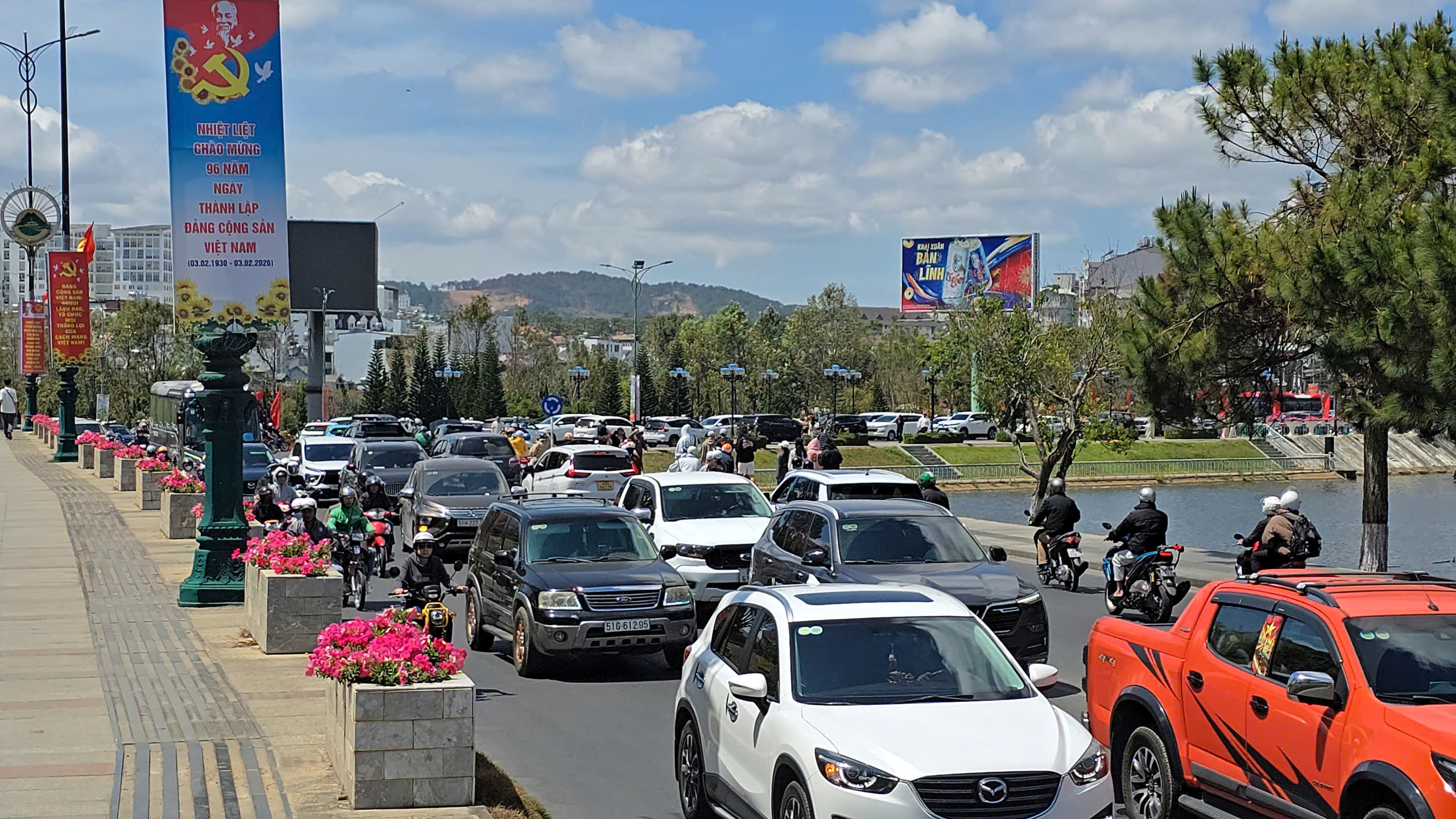 Đà Lạt 'cháy phòng' dịp Tết Bính Ngọ 2026 1 Đà Lạt 'cháy phòng' dịp Tết Bính Ngọ 2026 - Ảnh 1.