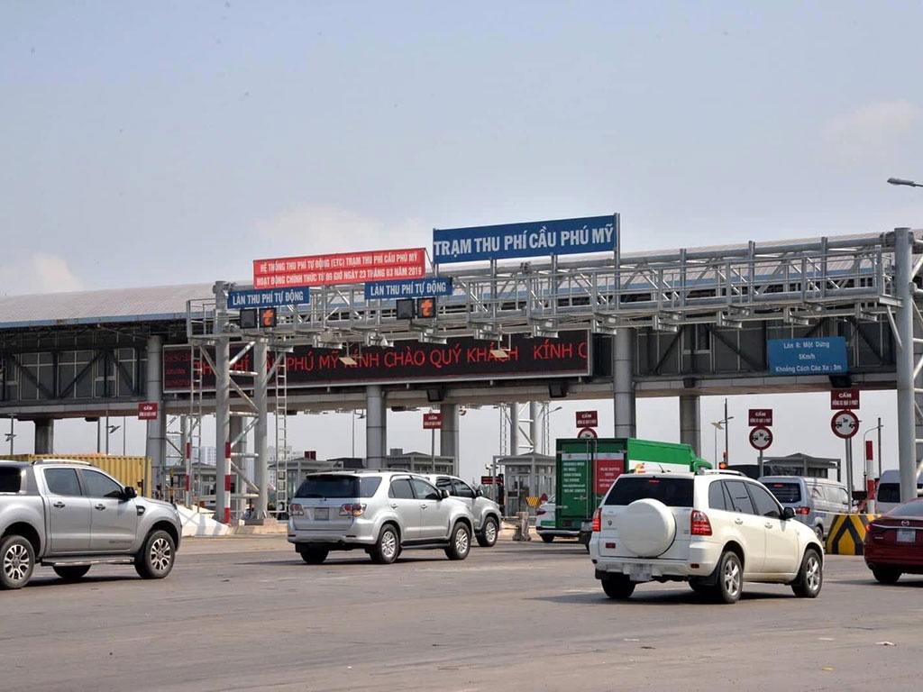 Đã trả phí bảo trì đường bộ, tại sao phải trả thêm tiền qua trạm BOT? - Ảnh 1.