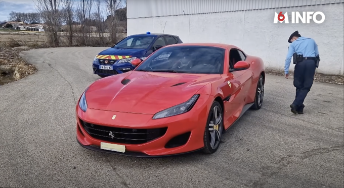 Cuộc chạm trán gã thất nghiệp lái Ferrari giúp cảnh sát tóm gọn gia đình chuyên giả nghèo để trốn thuế