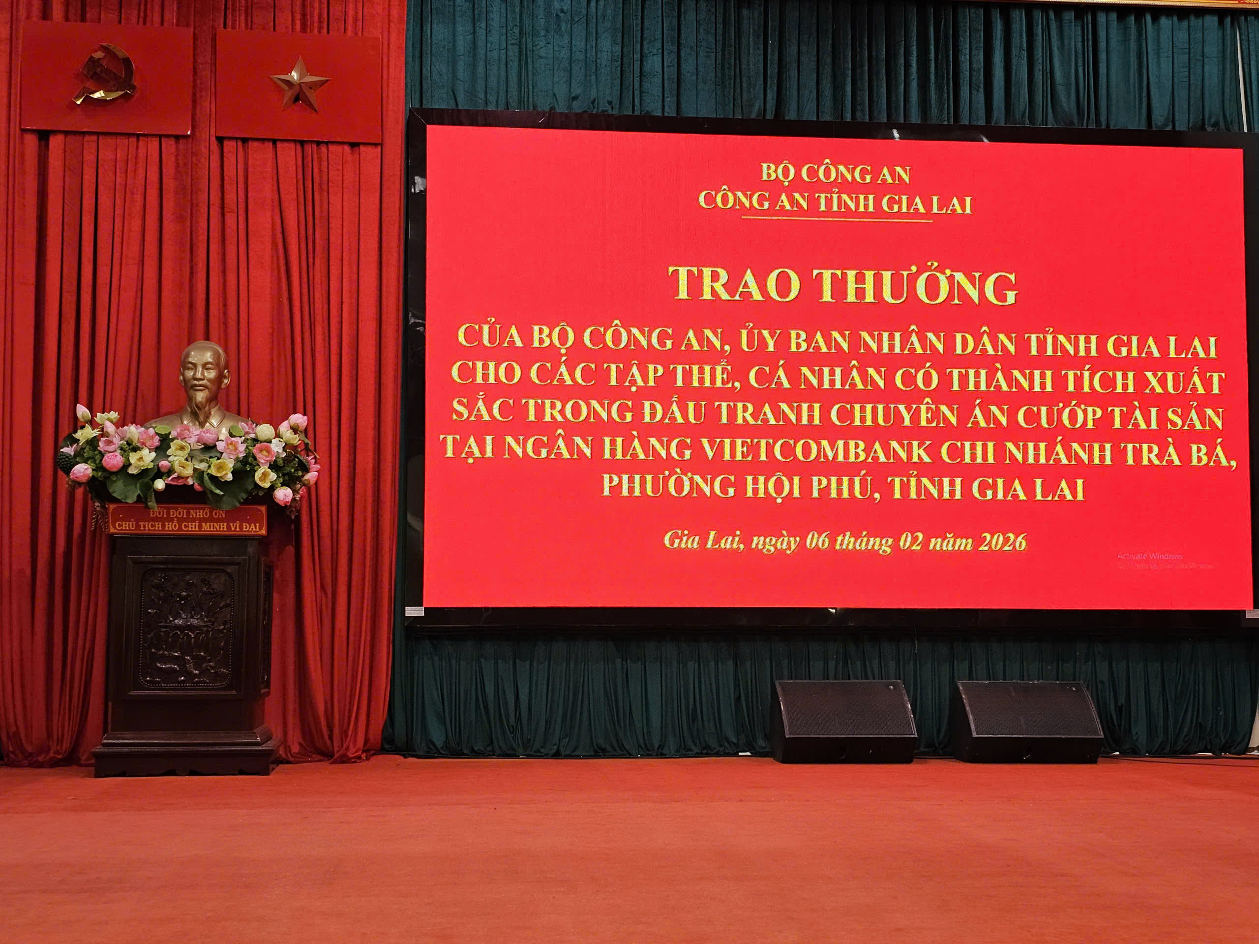 Đại tướng Lương Tam Quang biểu dương các đơn vị bắt cướp ngân hàng tại Gia Lai - Ảnh 3.