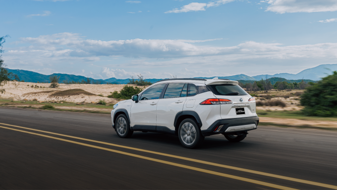 Corolla Cross HEV là mẫu hybrid chính hãng đầu tiên của Toyota Việt Nam. Ảnh: TMV