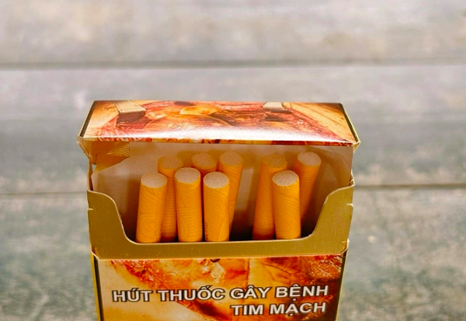 Hút thuốc lá có hại cho sức khỏe và môi trường. Ảnh: Linh Đặng