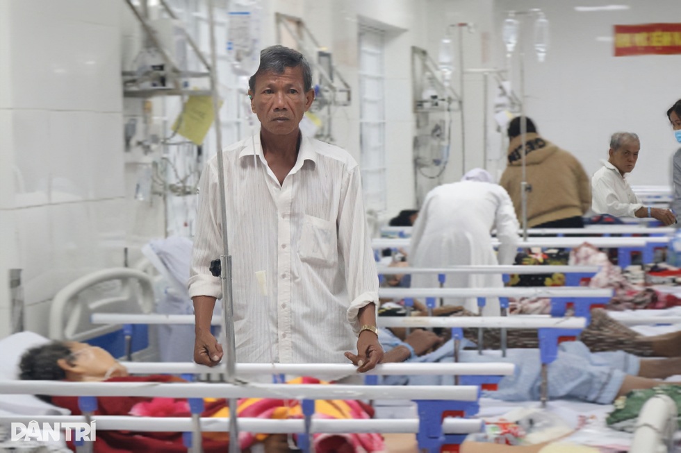 Đêm trắng ở khoa Cấp cứu Bệnh viện lớn nhất miền Tây - 1