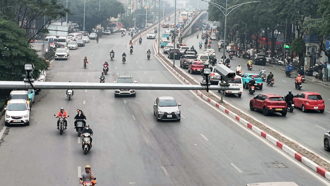 Đêm trắng tại 'bộ não' giao thông của Thủ đô- Ảnh 1.