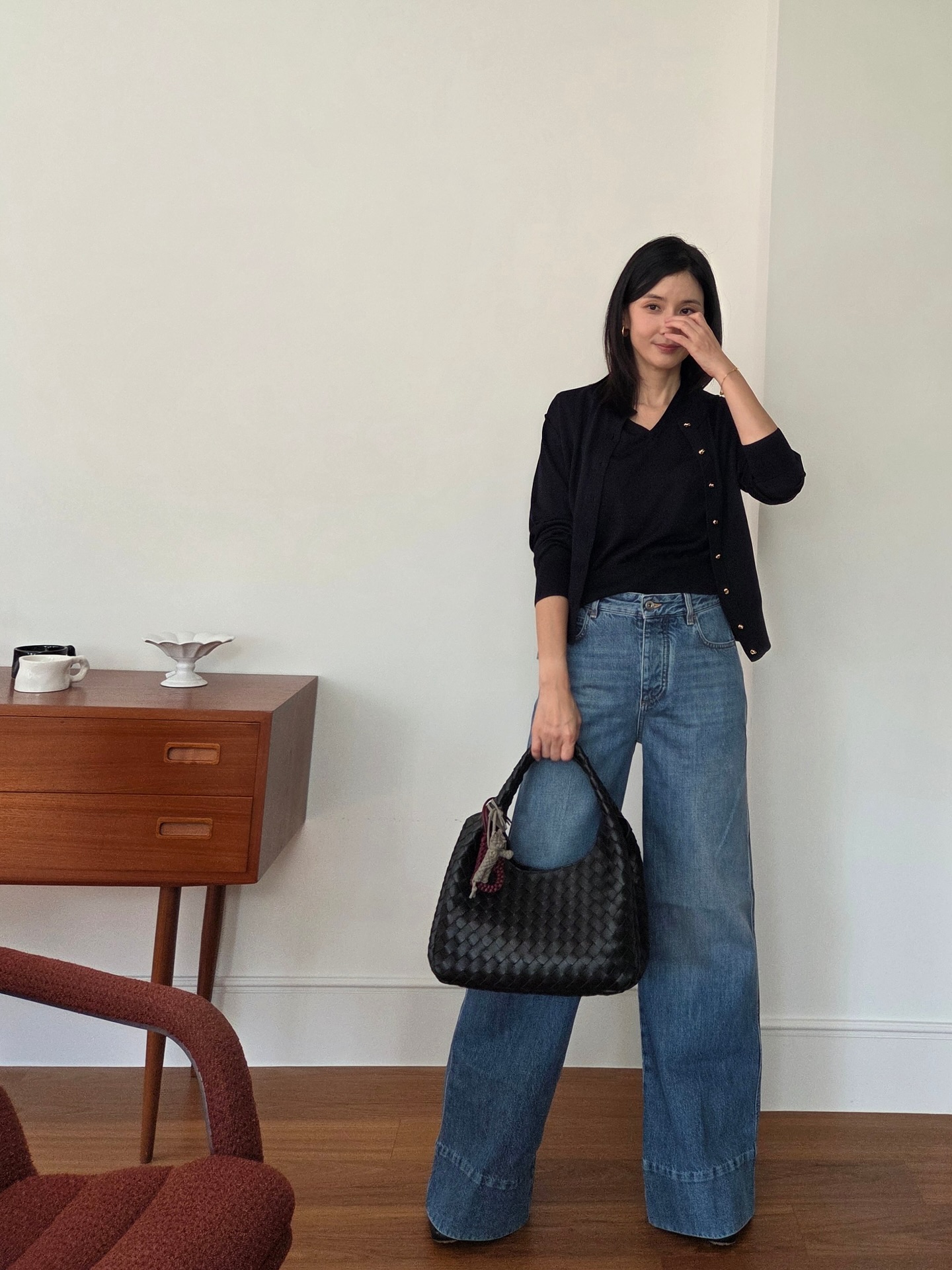 Đến khi 47 tuổi, tôi cũng muốn diện đồ đơn giản mà chuẩn thanh lịch như Lee Bo Young- Ảnh 1.