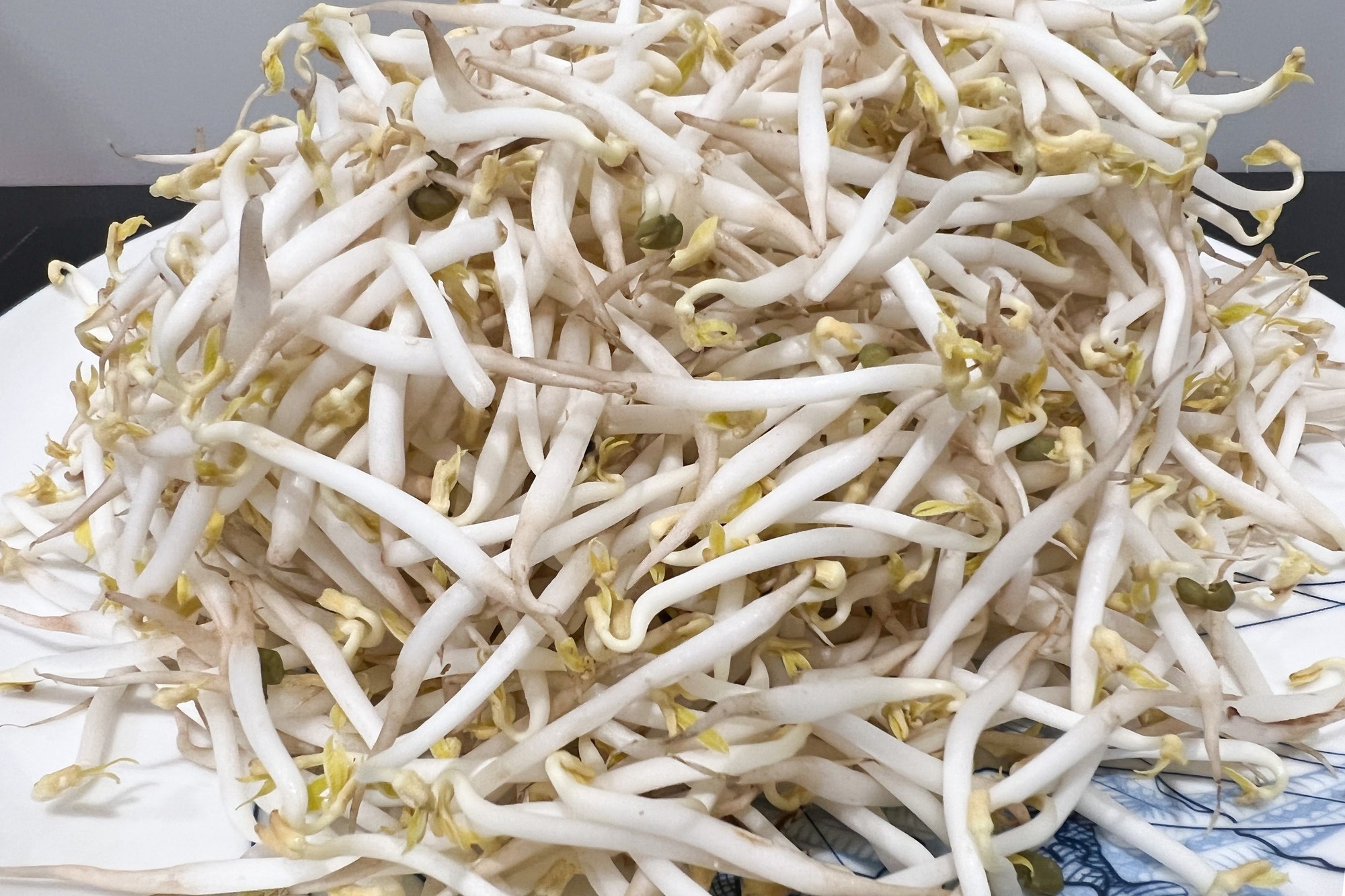 Đi chợ Tết mua rau, thận trọng với 3 loại này, người bán chưa chắc đã dám ăn- Ảnh 1.