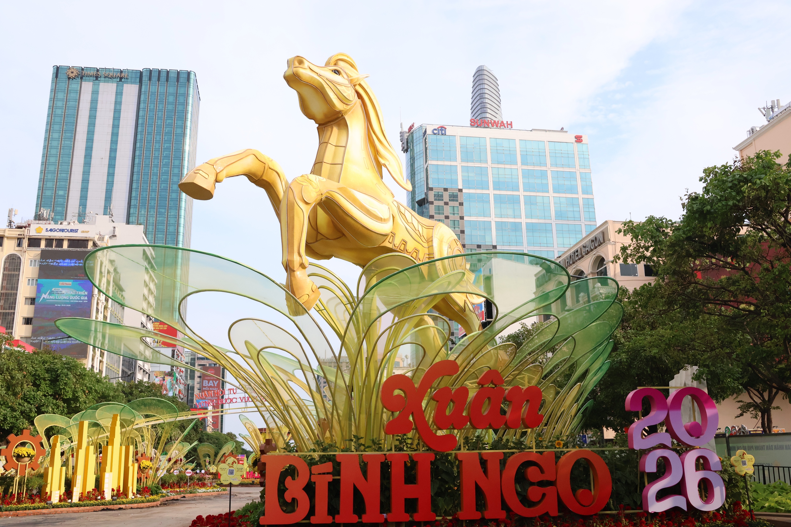 Đi xem Đường hoa Nguyễn Huệ gửi xe ở đâu? 1 TPHCM: Đi xem Đường hoa Nguyễn Huệ gửi xe ở đâu? - Ảnh 1.