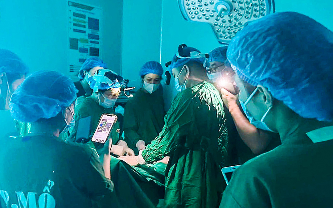 Dịch vụ cắt rốn cho con: Khi mở rộng dịch vụ theo yêu cầu, có cần thận trọng? - Ảnh 1.