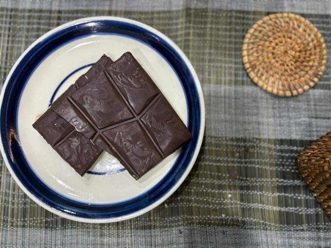 Chocolate đen có hàm lượng cacao cao, mang lại nhiều lợi ích sức khỏe. Ảnh: Anh Chi