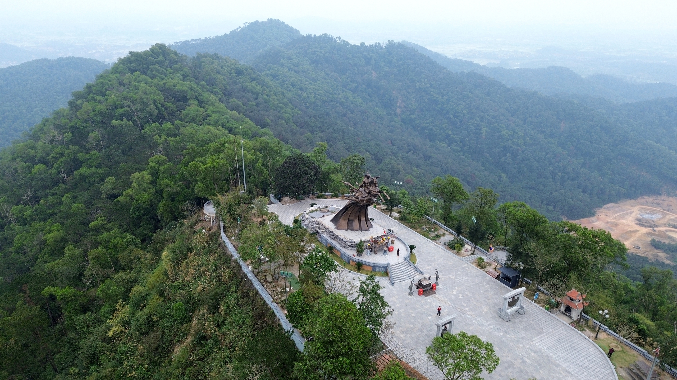 Điều ít biết về tượng đài nơi Thánh Gióng cưỡi ngựa sắt về trời- Ảnh 1.