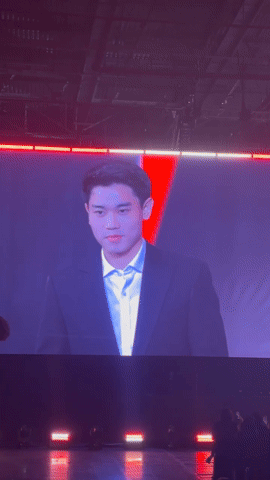 Đình Bắc tái hiện màn ăn mừng lịch sử tại WeChoice Awards, nói điều ý nghĩa khi lọt Top 10 Nhân vật truyền cảm hứng- Ảnh 1.