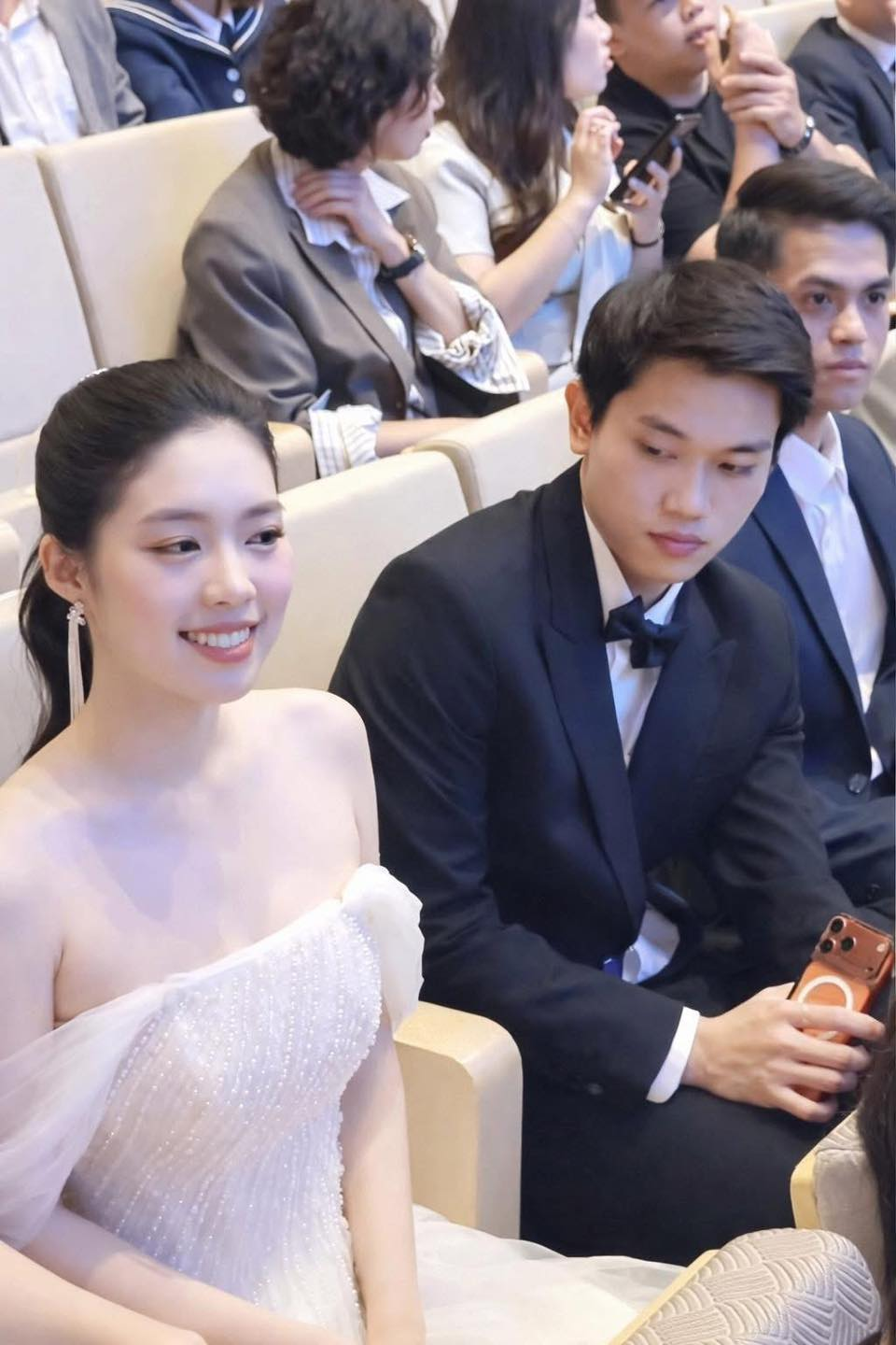 Đình Bắc tương tác với cô gái nào cũng bị bàn tán, netizen bênh vực, chấm 10 điểm EQ vì cách ứng xử với drama- Ảnh 1.