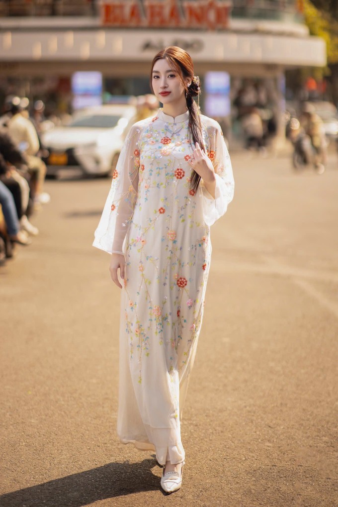 Đỗ Mỹ Linh nói Tết bận rộn nhưng nhiều ý nghĩa. Ảnh: NVCC