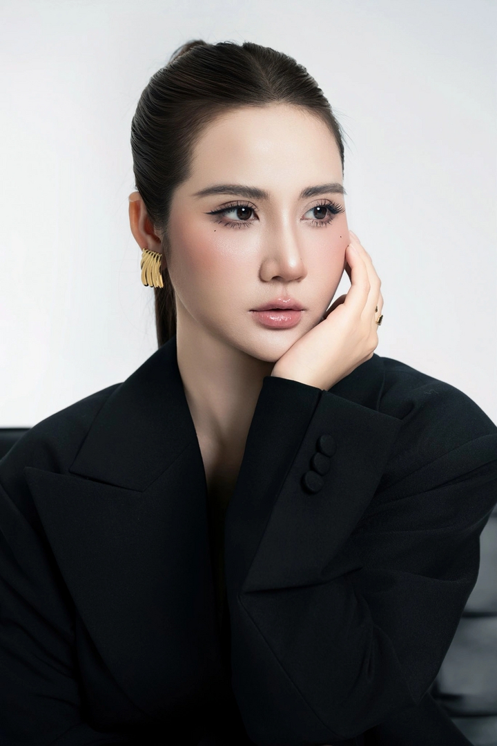 Cuộc sống mỹ nhân phim giờ vàng tuổi Ngọ: Độc thân, sang chảnh chuẩn 