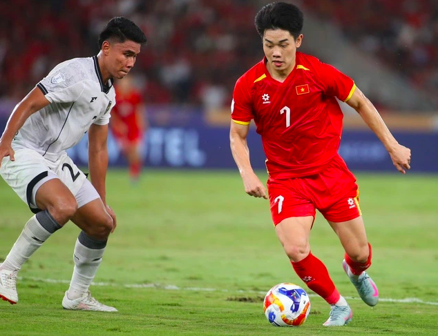 Đội tuyển Việt Nam có bộ 3 tấn công siêu khủng, Indonesia sẽ được ‘kiểm định’ đầu tiên
- Ảnh 1.