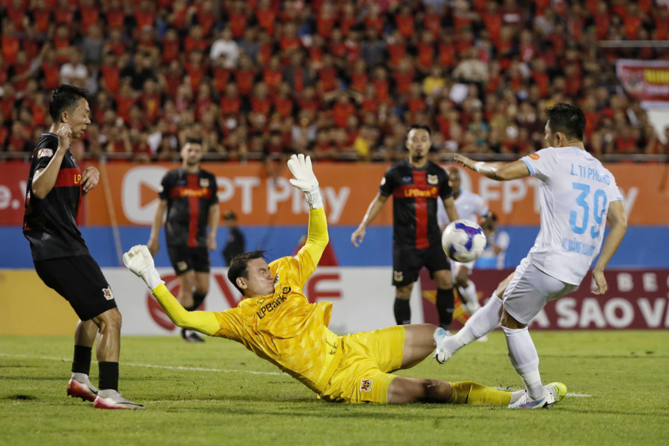 Đội tuyển Việt Nam sẽ trẻ hóa mọi vị trí, trừ một ngoại lệ đặc biệt...- Ảnh 1.