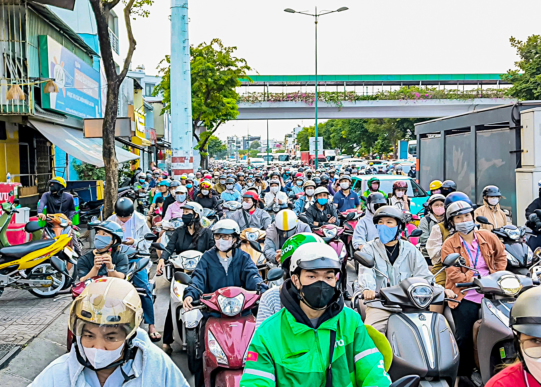 Đường dây nóng - Ảnh 1.