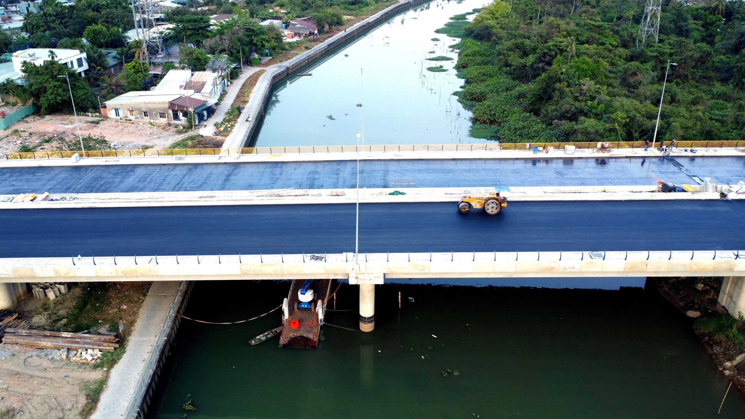 Đồng Nai thông xe 2 trục giao thông lớn và khởi công dự án chăn nuôi 1.500ha 1 Đồng Nai thông xe 2 trục giao thông lớn và khởi công dự án chăn nuôi 1.500ha - Ảnh 1.