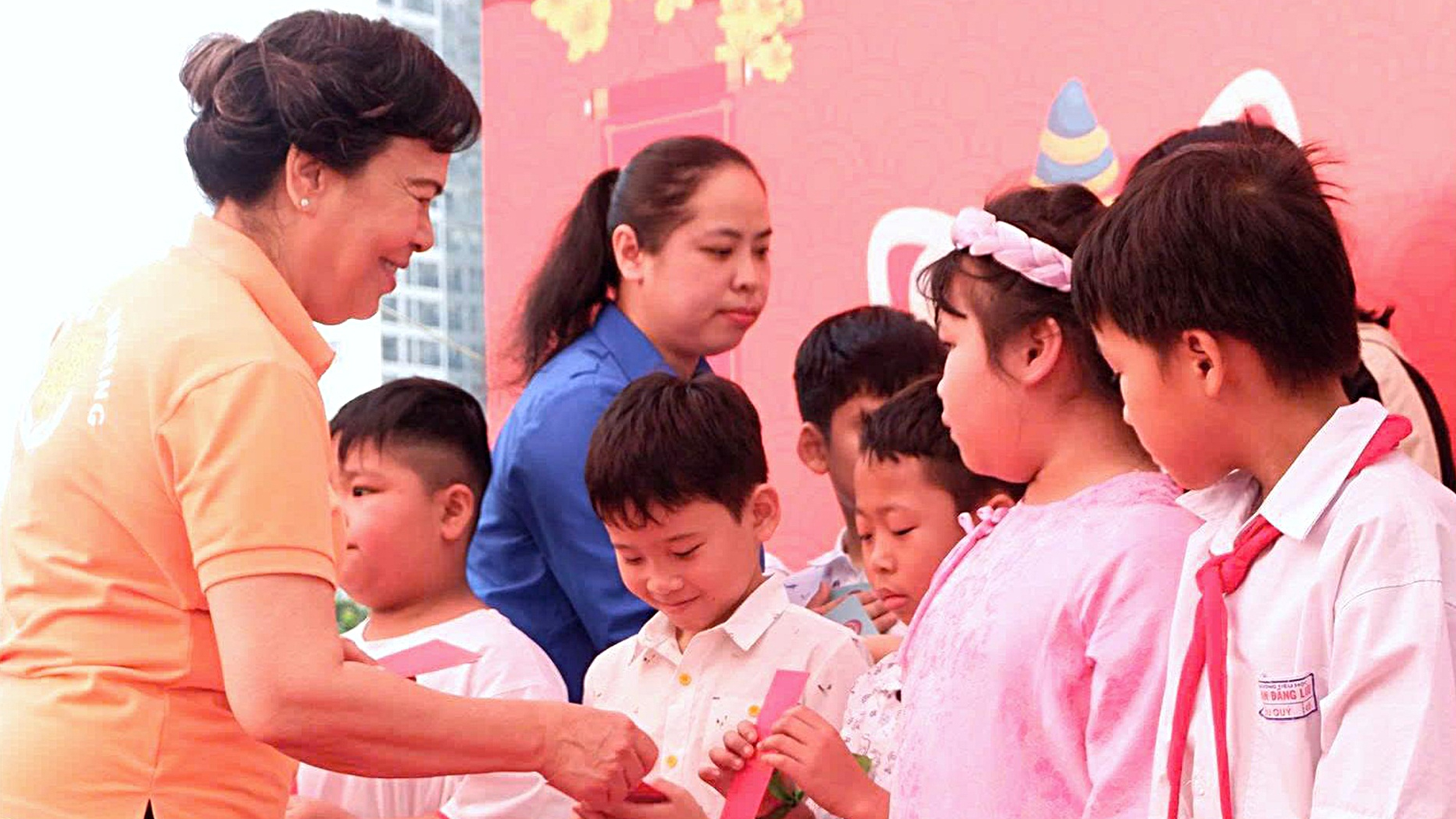 chăm lo tết - Ảnh 1.