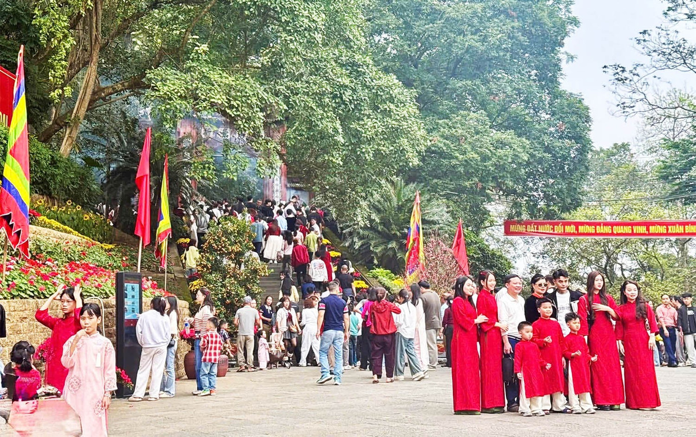 Du lịch Phú Thọ, Sơn La tăng nóng dịp Tết- Ảnh 1.