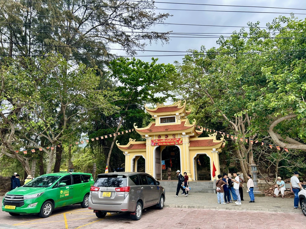 côn đảo,du xuân,chùa núi một,vân sơn tự,lịch sử