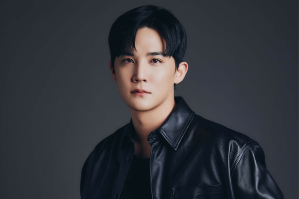 Tổng tài showbiz vừa vướng vòng lao lý: Đứng sau nhóm nữ chất nhất làng nhạc, bị bắt khẩn cấp khi đang lưu diễn- Ảnh 1.