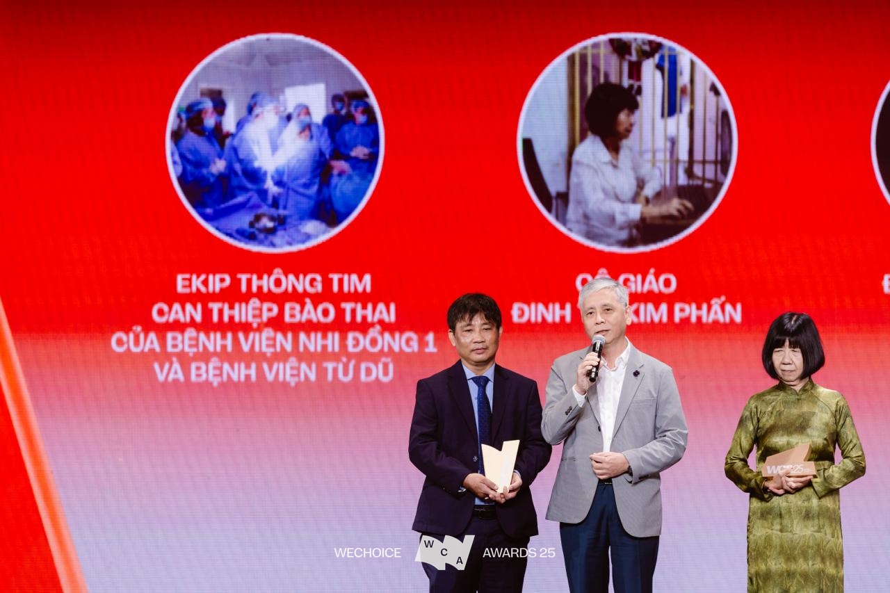 Ekip thông tim bào thai đạt 2 giải thưởng tại WeChoice 2025 và phần chia sẻ đầy xúc động của bác sĩ Trần Ngọc Hải- Ảnh 1.