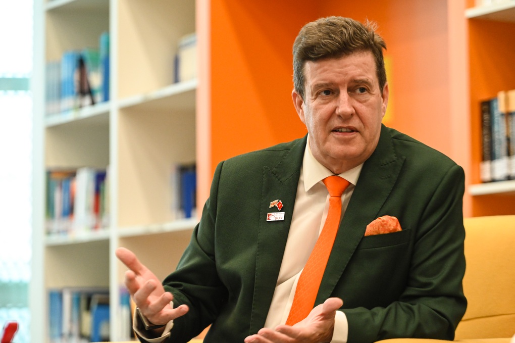 GS.TS Rick Bennett: “Người phương Tây cũng ghen tị với Tết Việt”! - 1