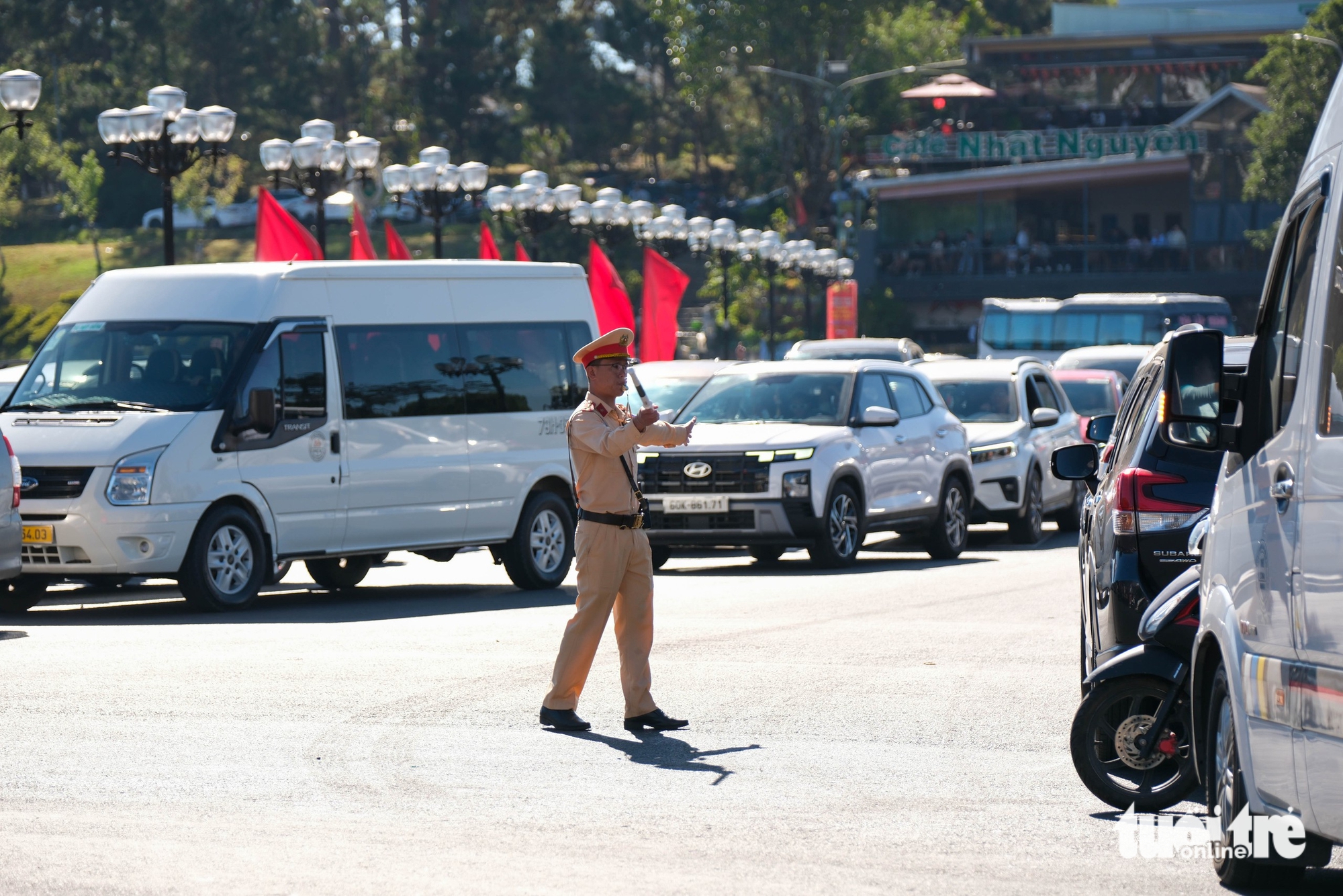 Gần 1 triệu lượt khách, doanh thu 2.000 tỉ đồng: Vì sao Đà Lạt đông mà không nghẹt? 1 Gần 1 triệu lượt khách, doanh thu 2.000 tỉ đồng: Vì sao Đà Lạt đông mà không nghẹt? - Ảnh 1.