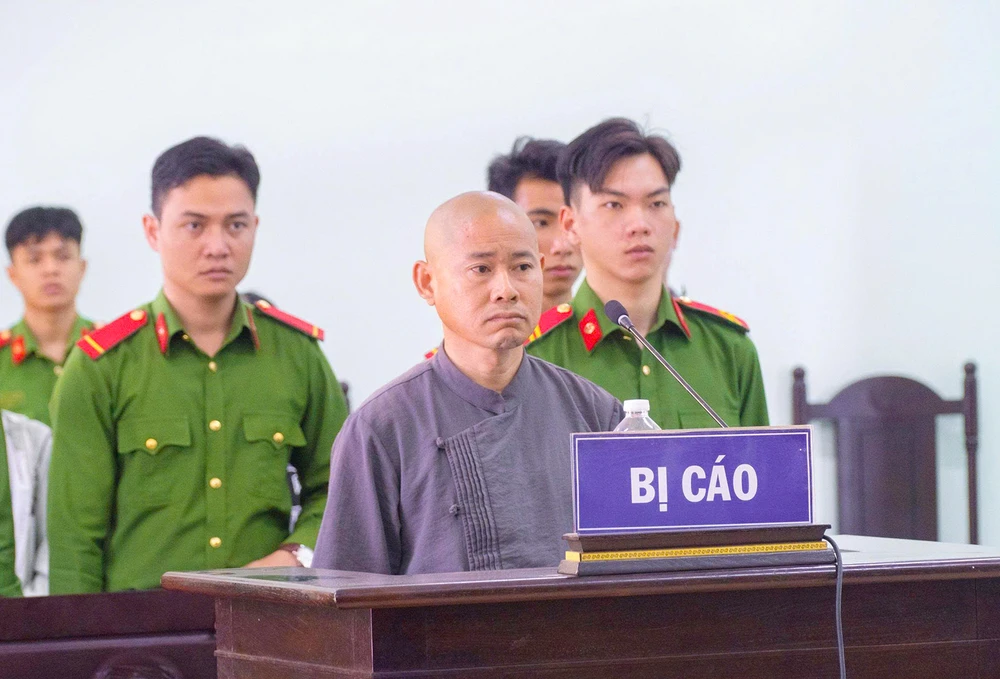 Bị cáo Lê Anh Tuấn, cựu Chủ tịch kiêm Giám đốc Công ty TNHH MTV Cà phê Ia Châm. Xet-xu-ong-Le-Anh-Tuan-cuu-giam-doc-Cong-ty-Ca-Phe-Ia-Cham-Gia-Lai.jpg