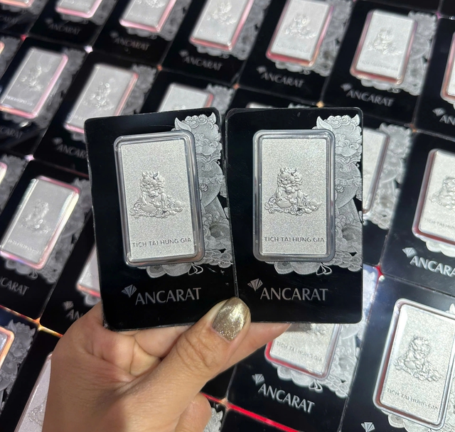 Giá bạc bật tăng lên gần 90 triệu đồng/kg- Ảnh 1.