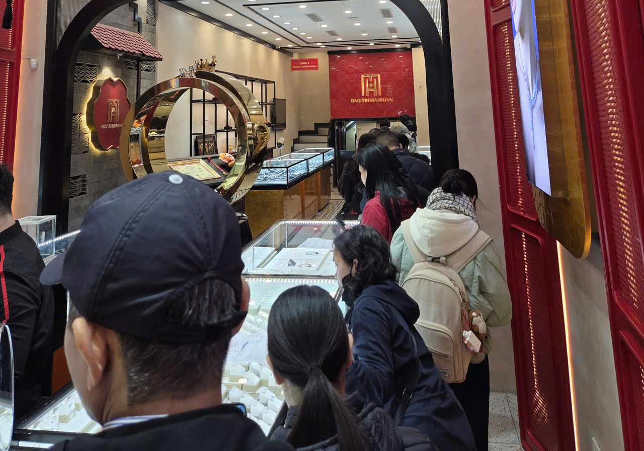 Giá vàng tăng vọt, giảm sốc và diễn biến tiếp theo 2 Hội đồng Vàng Thế giới: Giá vàng tăng vọt, giảm sốc và diễn biến tiếp theo - Ảnh 2.